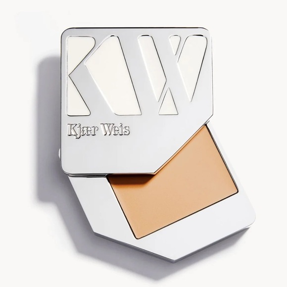 NWT Kjaer Weis Cream Foundation Refill, F130/Silken - Picture 4 of 12